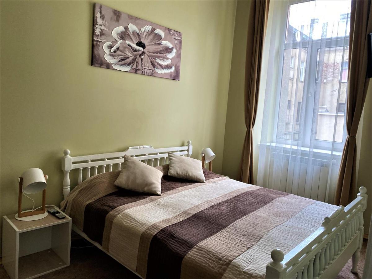Glorious Apartment Near The Old City Lwów Zewnętrze zdjęcie